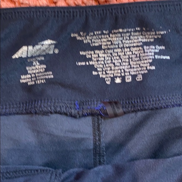 Shorts - Picture 2 of 7